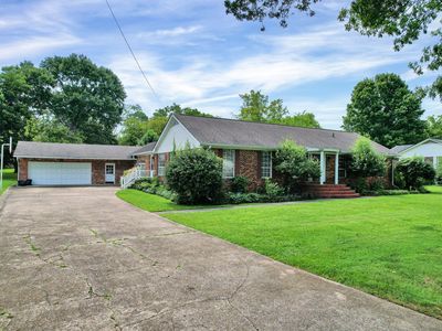 3820 Charleston Dr NE