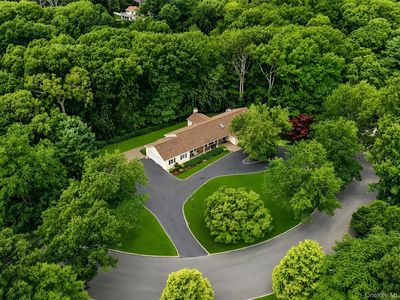 10 Williamsburg Drive