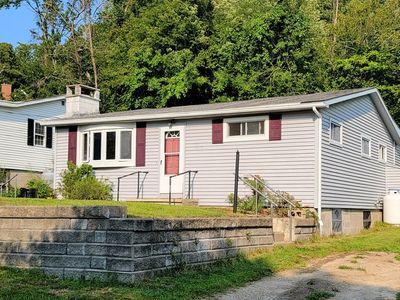 Property at 27 Richie Rd, Douglas, MA