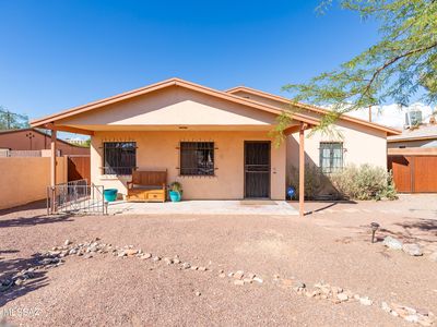 4031 E Santa Barbara Ave