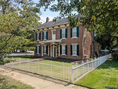 322 E Main St