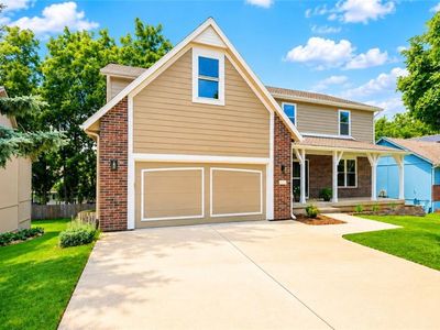 820 NE Adams Dr