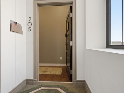 212 N Center St Unit 205