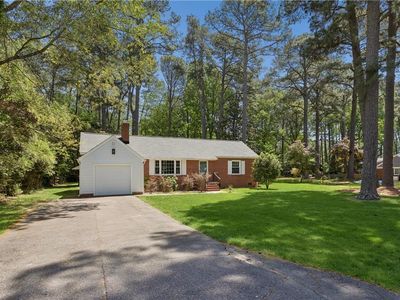 200 Mistletoe Dr