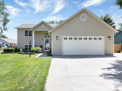 8728 Eagle Feather Dr