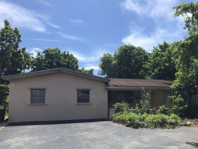 7571 LASALLE Boulevard