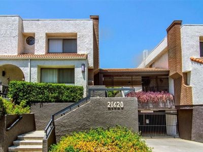 21620 Burbank Blvd UNIT 22
