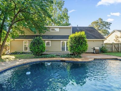 8438 River Glen Dr
