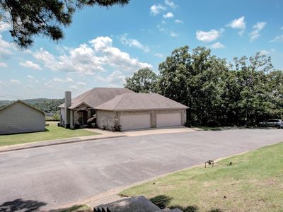 41 Reservoir Heights Dr