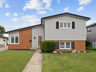 8147 N Chester Ave