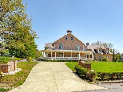 10 Carey Ln
