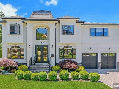 697 Terrace Dr