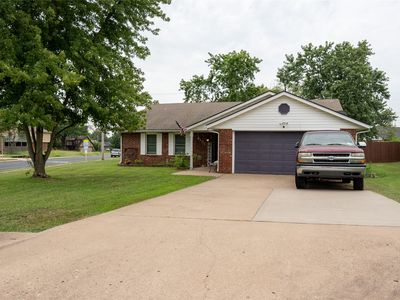 Property at 2101 Jefferson Pl, Bartlesville, OK