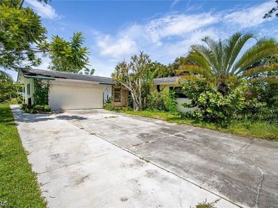 2137 Saint Croix Ave