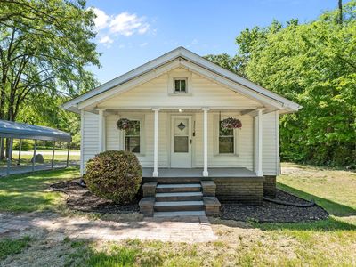 3373 Maple Ave