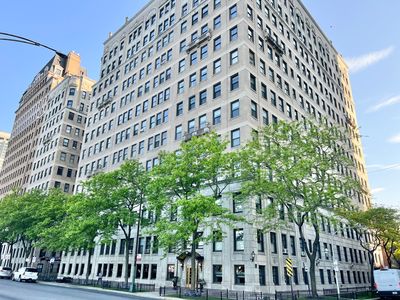 3520 N Lake Shore Dr #9A