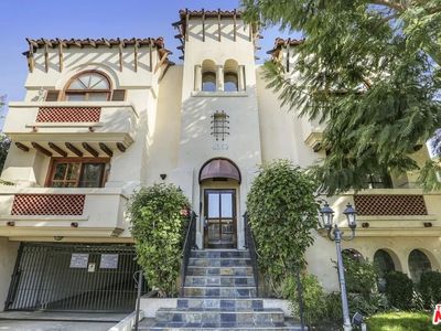 4360 Ventura Canyon Ave APT 7