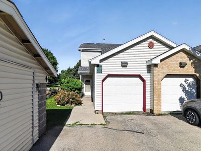 952 Rockefeller Ln
