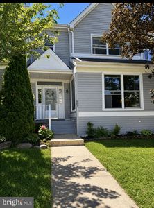425 Kentmore Ter