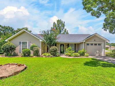 11 McArthur Dr