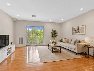328 Copeland St APT 2D