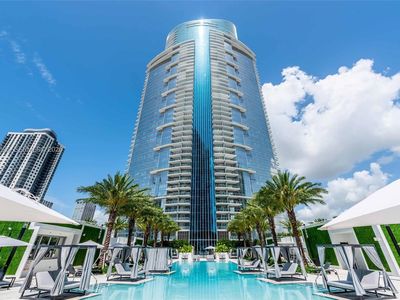 851 NE 1st Ave #1705