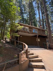 3370 Lakewood Dr