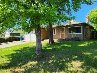 2786 Regal Ave
