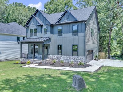2 Henderson Dr