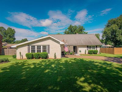 1415 Lark Dr