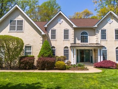 32 INDEPENDENCE DRIVE
