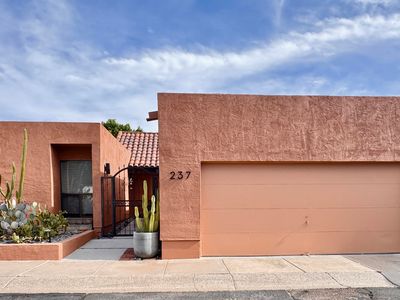 237 W DENTON Lane