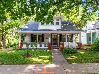 1116 W Maple Ave