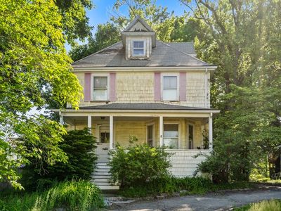 19 Rockwood Ter