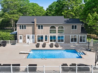 133 Old Country Rd
