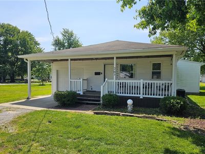 203 NW 4th St