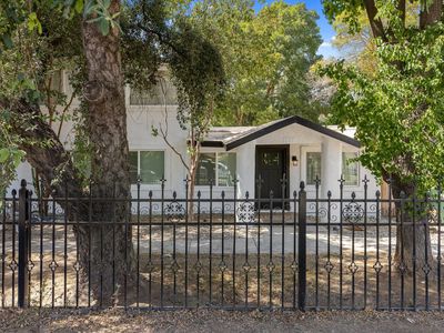 1737 N Coffee Street