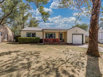 1223 Cloverdale