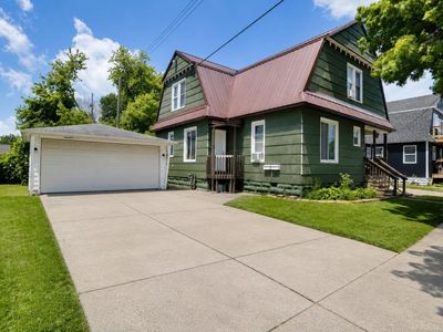 Property at 607 11th St, Port Huron, MI