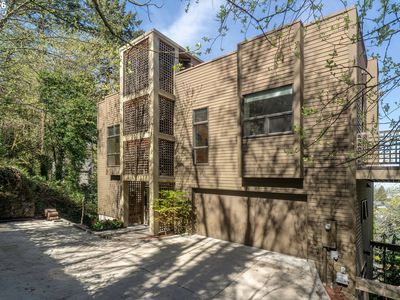 515 NW Albemarle Ter