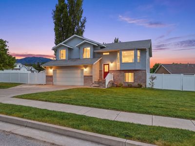 Property at 220 W 300 N, Hyde Park, UT