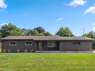 4592 Bonneville Dr NE