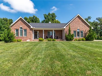 1085 Finley Ave