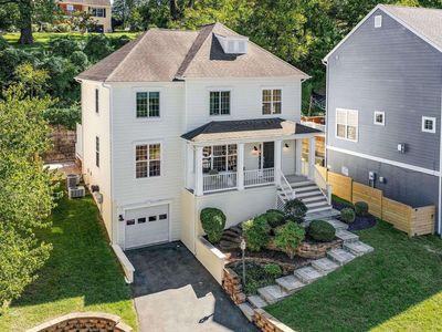 1102 Saint Charles Ct