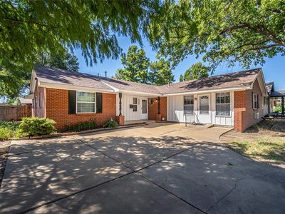 2300 NW 49th St