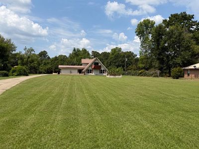 151 Lakeview Dr