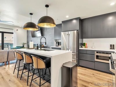 806 N Cleveland St Unit 2