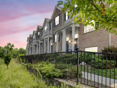 Property at 406 Prairie Ct, Morton Grove, IL