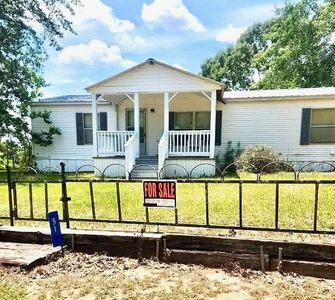 51 Lakeshore Dr