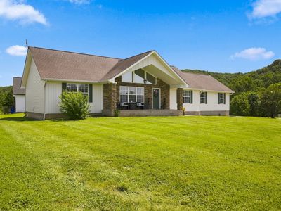 410 Thoroughbred Dr NW